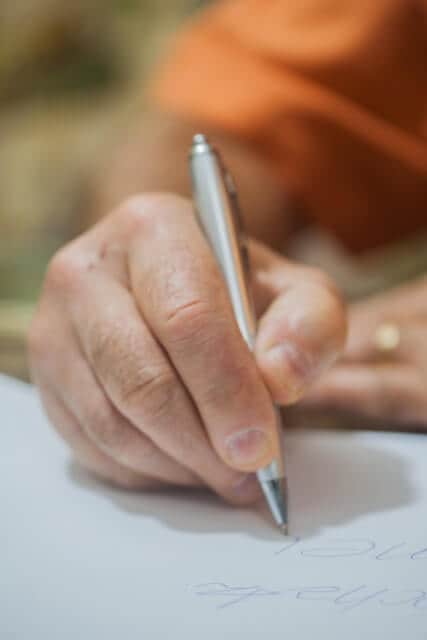 筆跡鑑定の結果予測をいたします これ誰が書いた字？そんなときは，プロの筆跡鑑定人におまかせ！ イメージ2