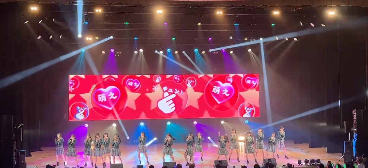 世界観に合わせたリリックビデオを制作します 歌詞を、ただ映すだけじゃない。楽曲の世界観を映像に。 イメージ2