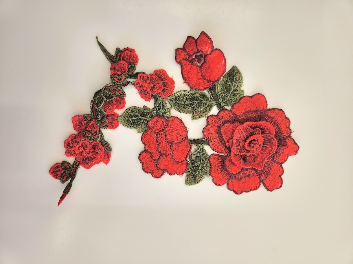 和裁師範が仕上げる刺繍カスタムサービス請け負います 靴や小物に特別な刺繍を縫い付けます イメージ5