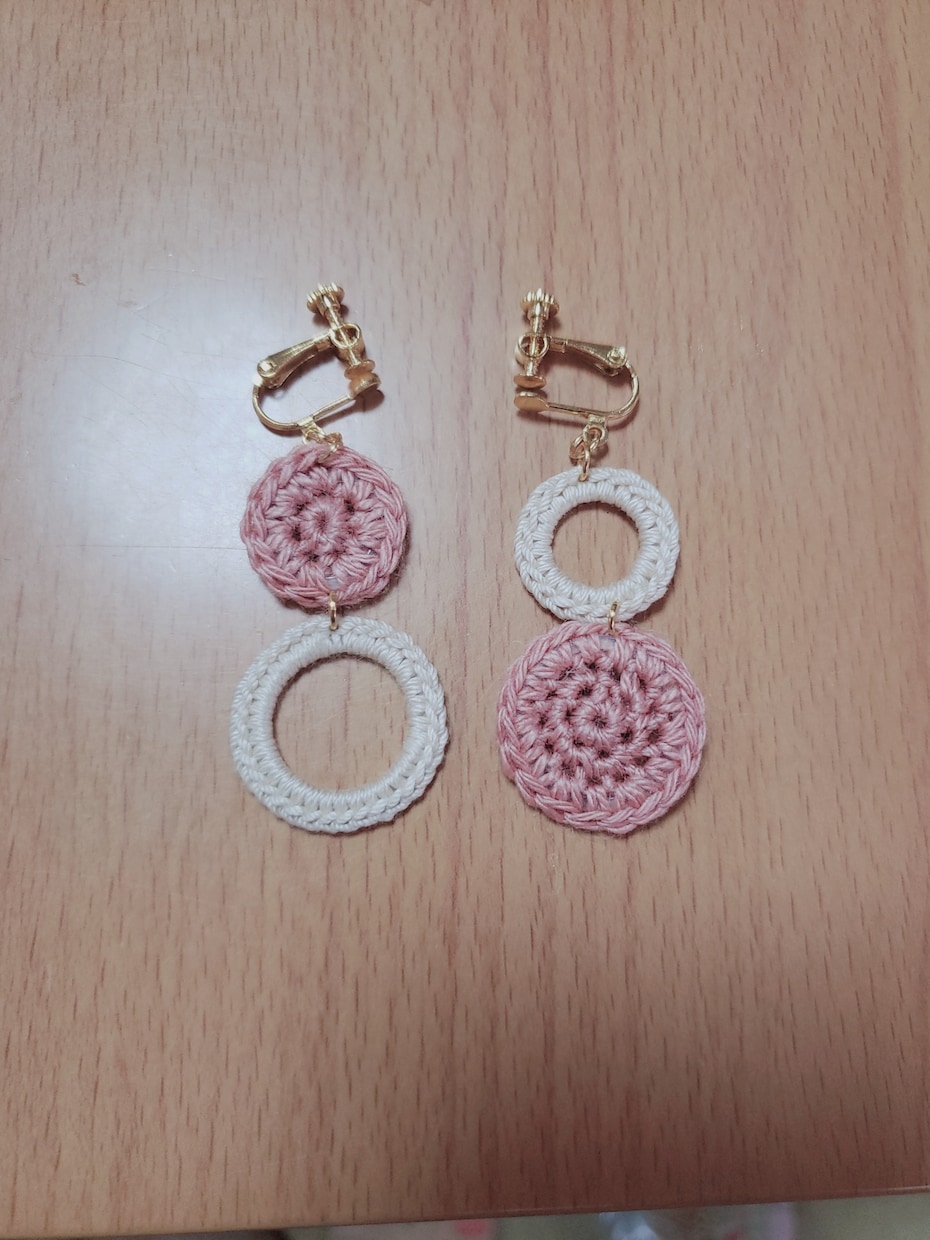 推し色のかぎ針編みアクセサリーを作成します お好きな色の糸でアクセサリーを作成、デザインもご相談ください イメージ3