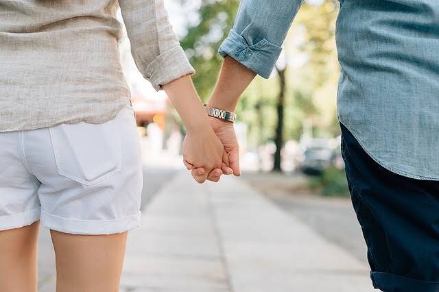 周りの人間に言えないような相談や愚痴を聞きます 仕事、恋愛、夫婦なんでも聞きます。 イメージ1
