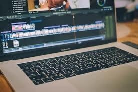 身内でふざけて動画を撮ったりしたのを編集します プライベート動画など簡単な動画の編集します！ イメージ3