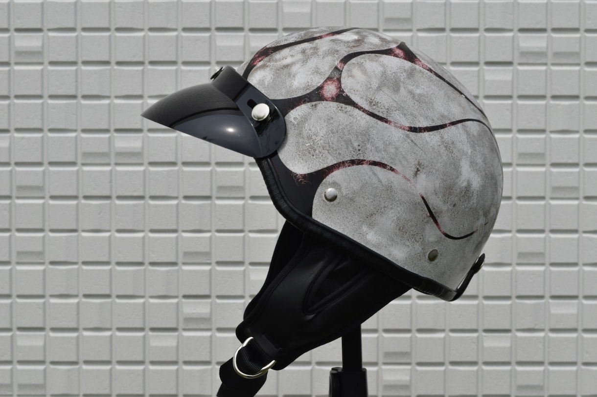 ヘルメットのカスタムペイントオーダー承ります プロの塗装屋がバイクに合ったヘルメットを作ります。 イメージ6