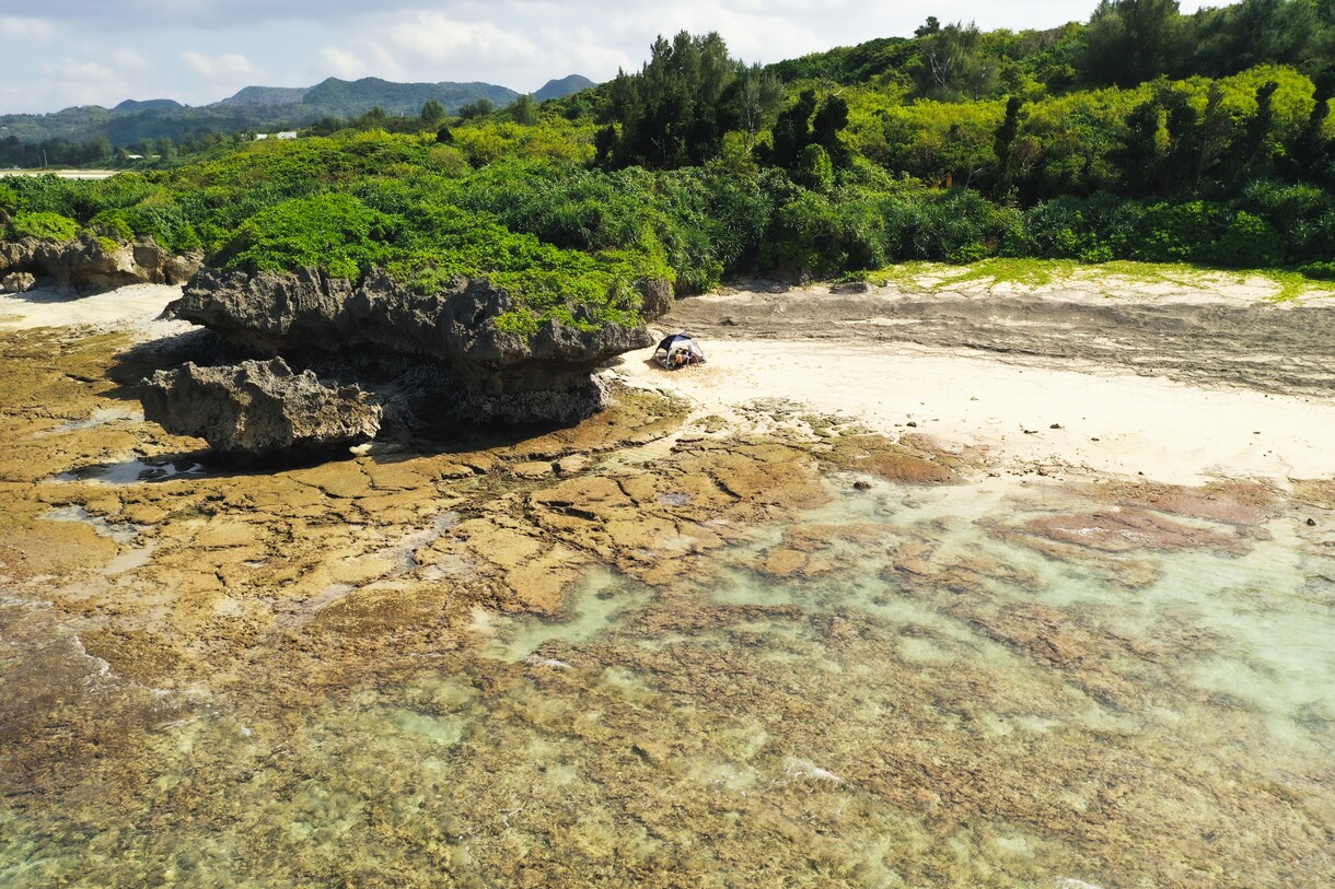 沖縄風景バックの物撮り写真撮影代行をいたします 商品に“沖縄らしさ”を添えるロケーション物撮り イメージ1