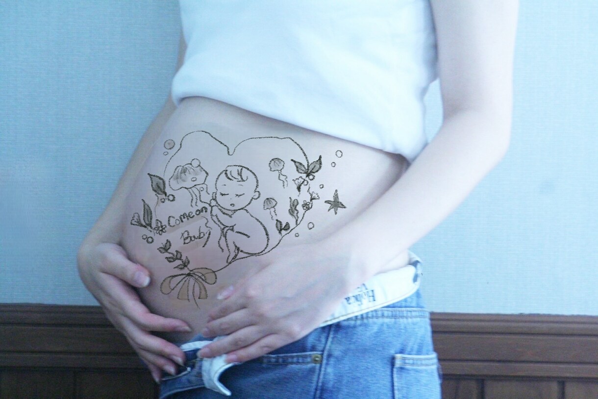 写真にマタニティペイント描きます マタニティペイント／マタニティフォト／記念写真 イメージ1