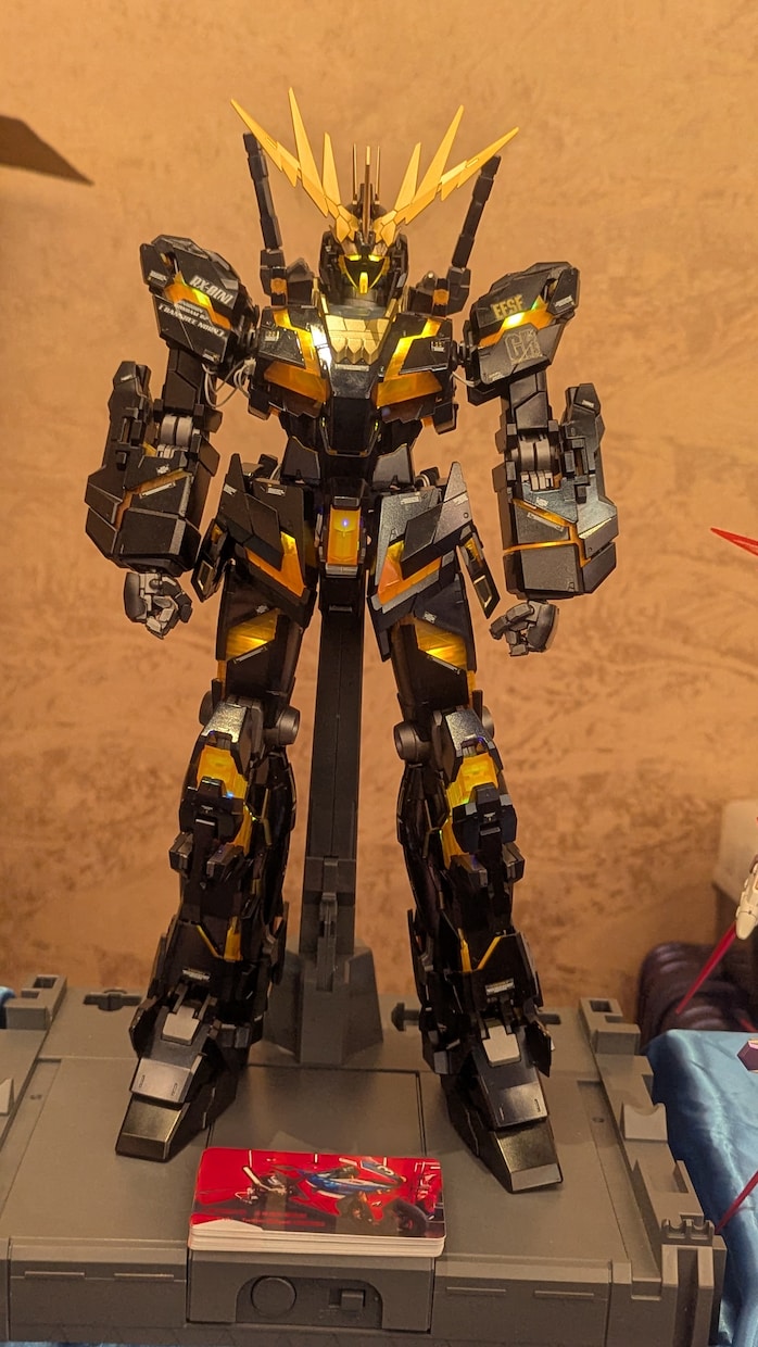 ガンプラやカーモデルのプラモデルの制作塗装をします エアブラシ塗装で筆塗りよりもきれいに塗装が出来ます。 イメージ2