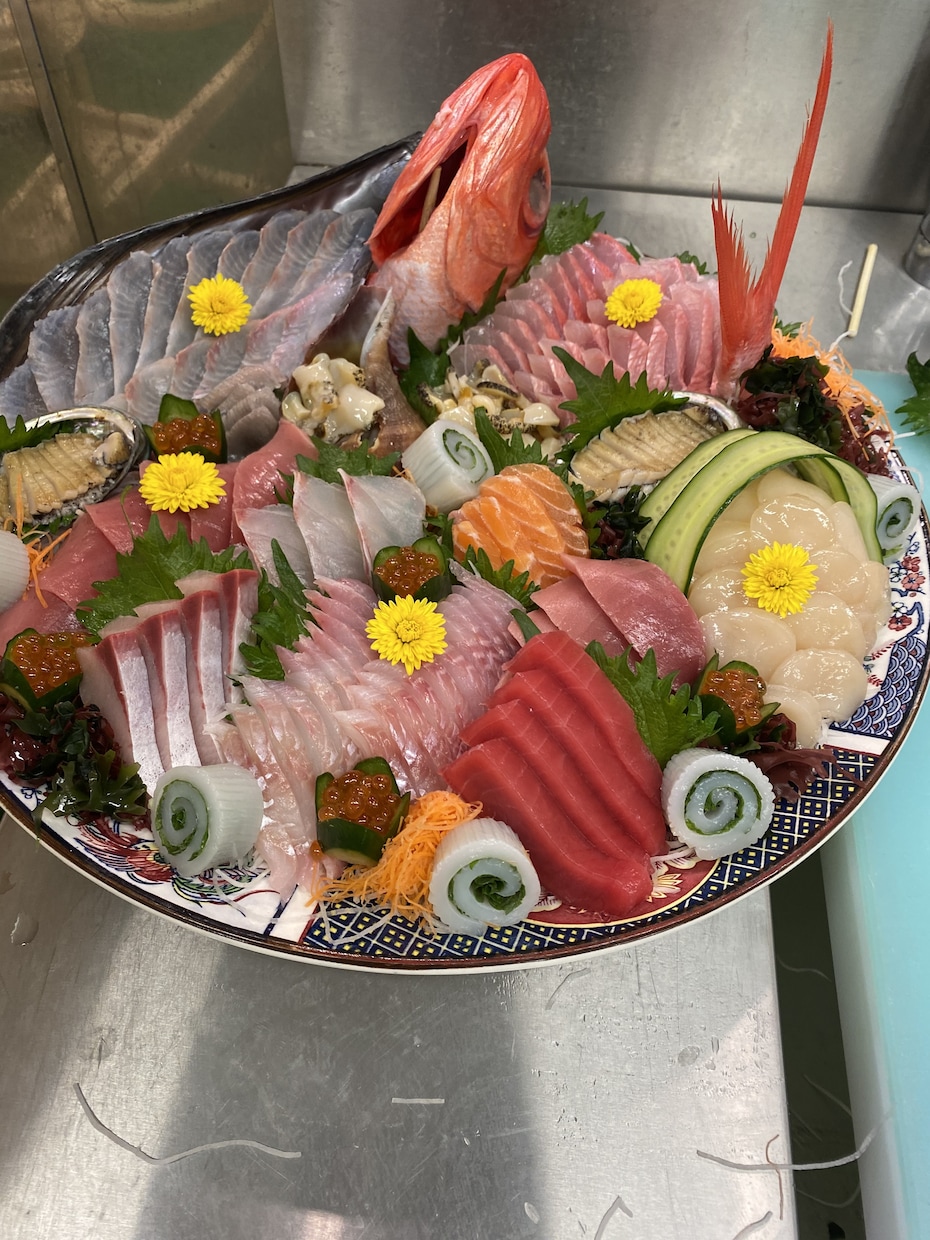 鮮魚での魚捌き、調理師での料理、どちらもいけます 料理長経験もある鮮魚従事者が、なんでも御助力致します！ イメージ2
