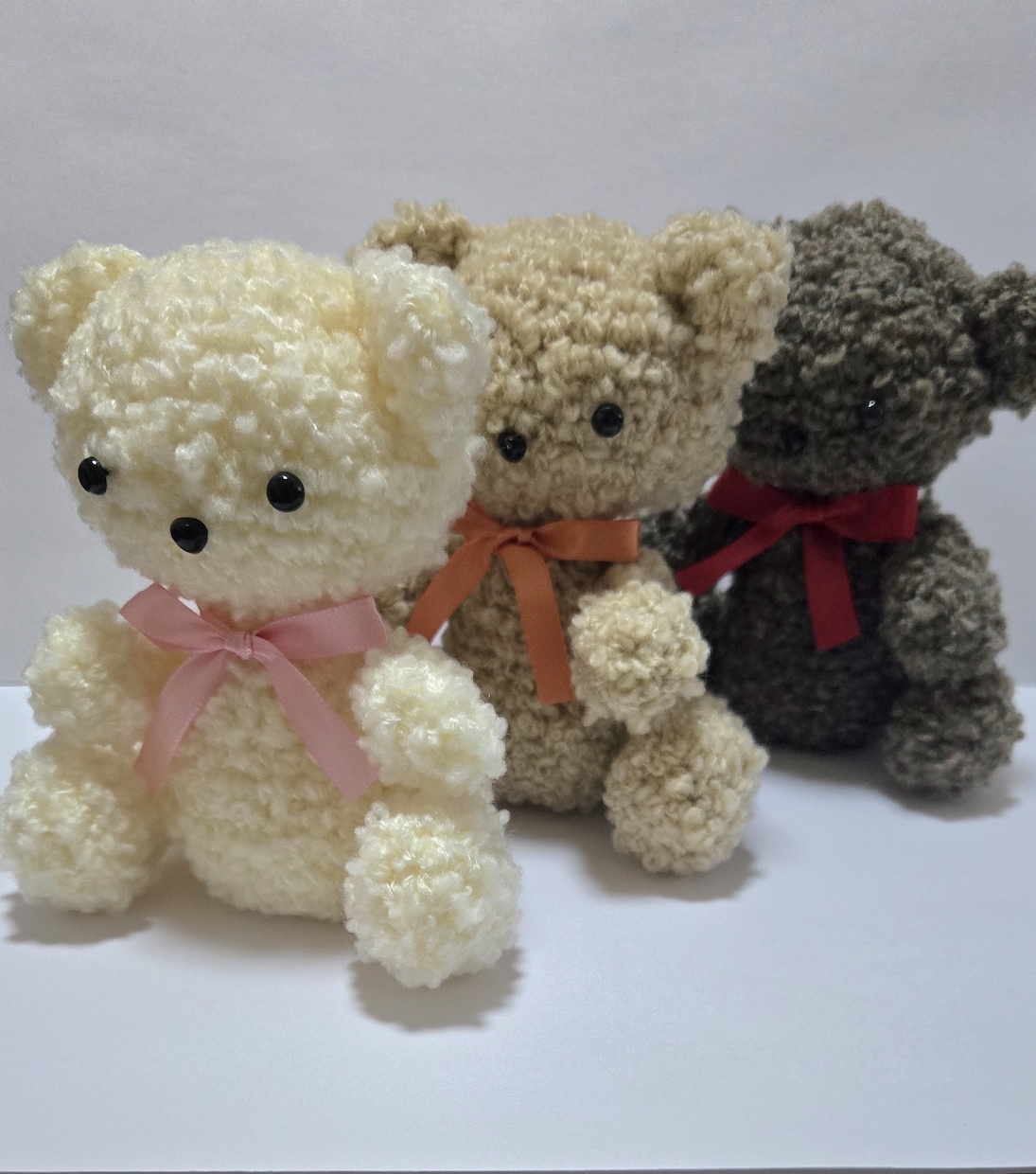 編み物でオリジナルくまちゃんを制作します ふわふわループ糸で、あなただけのあみぐるみクマを作ります。 イメージ1