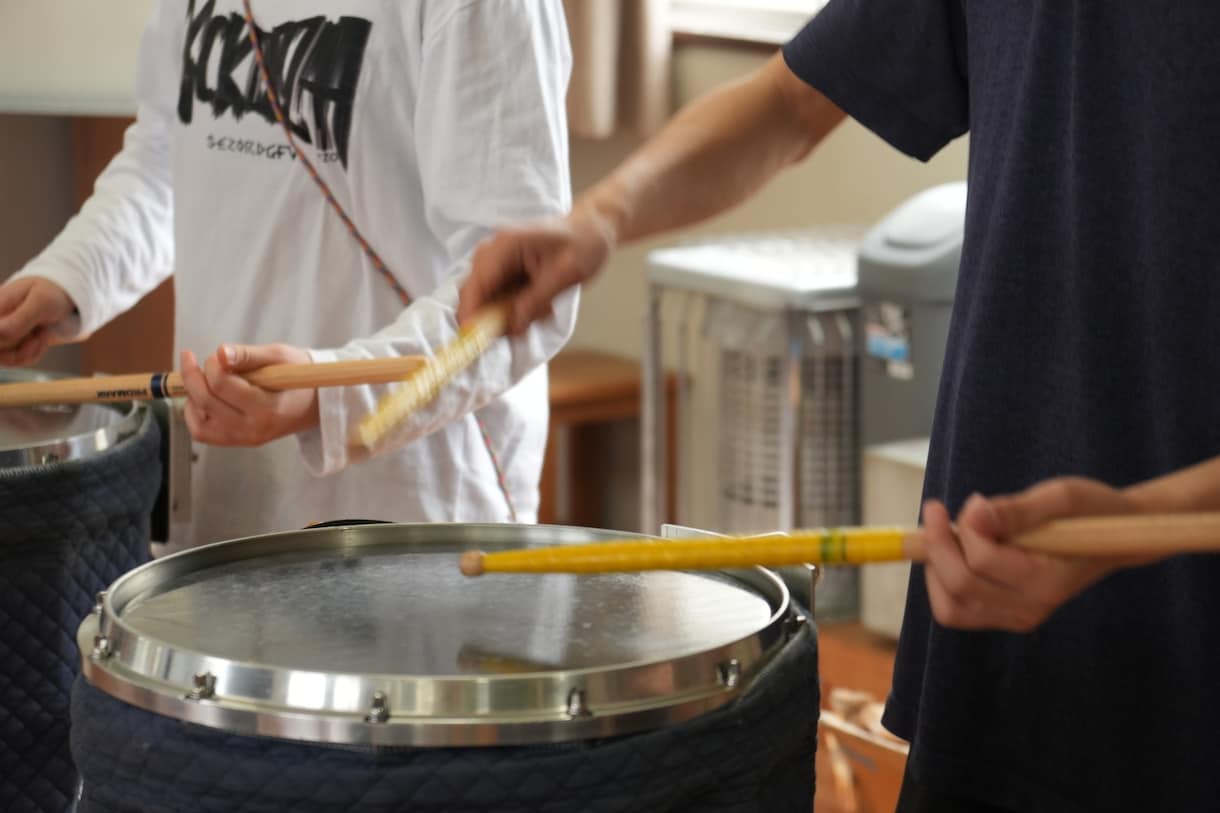 1ヶ月でドラムを上達させます 初心者の方、学生さん、練習に行き詰まっている方が対象です。 イメージ1