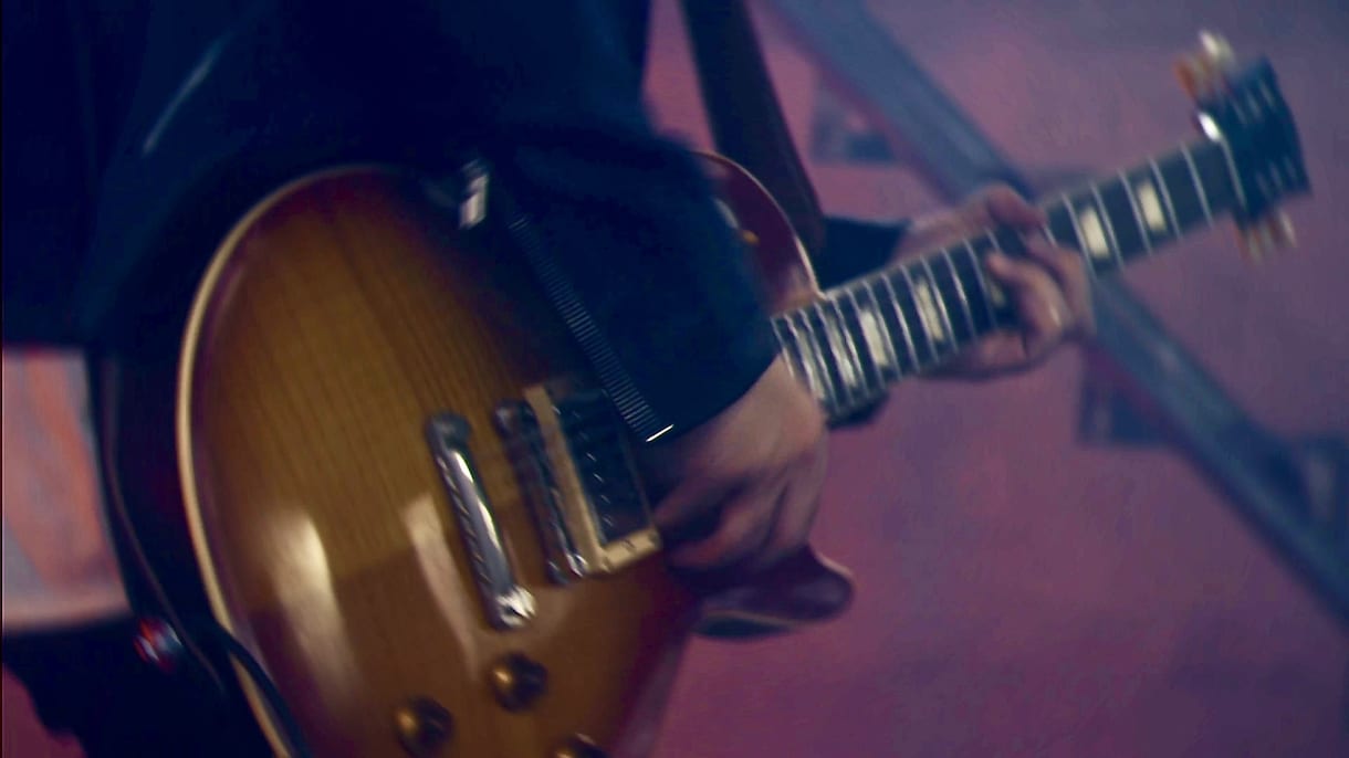 ボカロPギタリストが生ギター演奏、アレンジ致します 迫力ある生ギターで楽曲のクオリティアップ！！ イメージ1