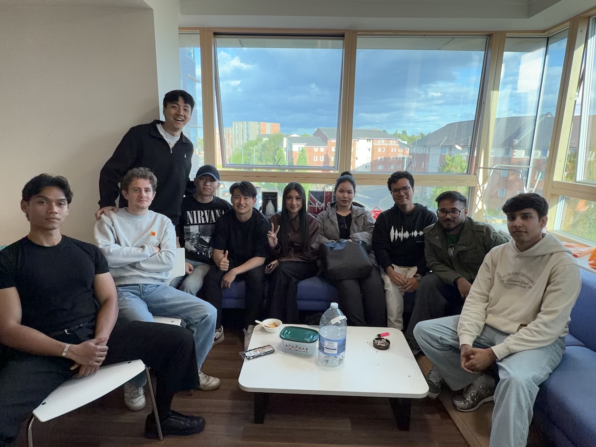 イギリス留学(語学学校・大学院)の情報を提供します 大手を新卒3年目で退職し、バーミンガム大学院へ。 イメージ6