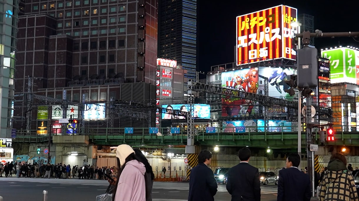 新宿大ガード付近(7素材)での動画素材となります 日常の風景から生まれる、無限のクリエイティブ イメージ1