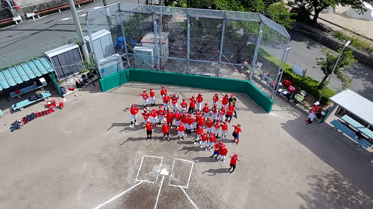 実質0円で学校などのドローン集合写真撮影いたします 校舎やグラウンドなど思い出のドローン航空写真を残しませんか？ イメージ2