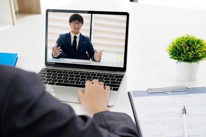 現役カウンセラーがWEB面接練習に付き合います WEB面接で気をつけることやアピールの仕方をお伝えします。 イメージ1