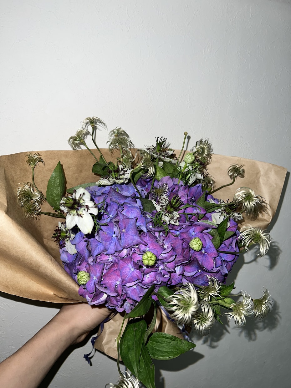 家用、プレゼント用の花束たばねます 花初心者の方向けに花を束ねます！ イメージ3