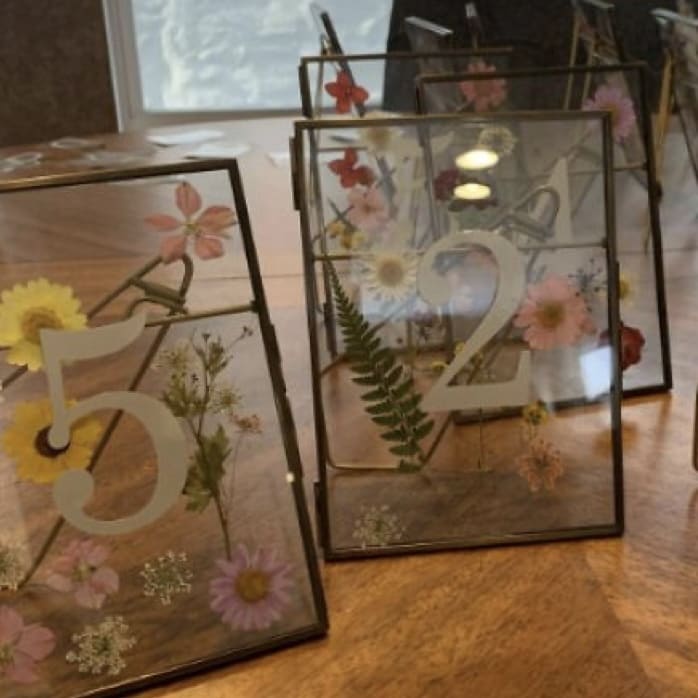 テーブルナンバー作成します 押し花を使ったテーブルナンバーです♪ イメージ3