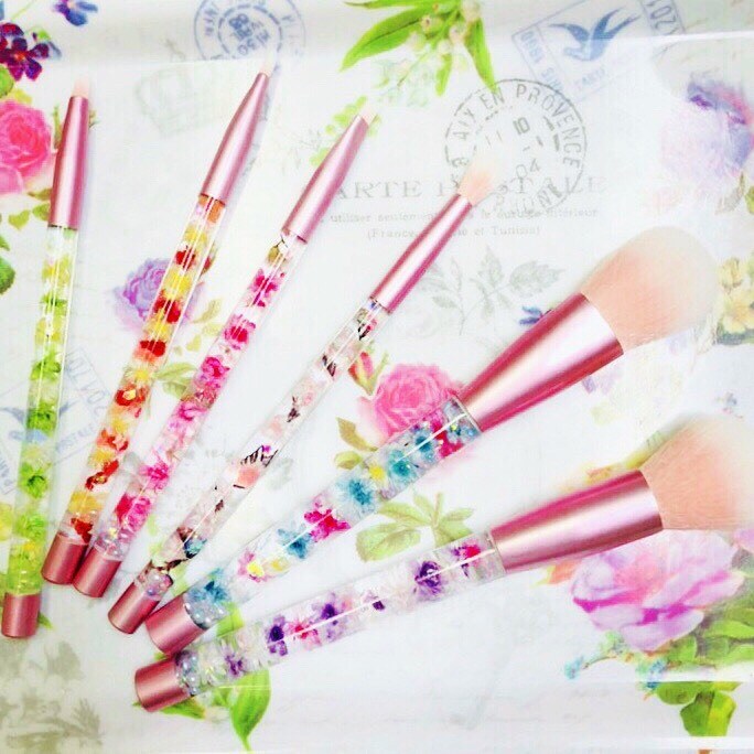 占い師が作るヒーリングハーバリウム☆癒しを届けます ☆悩みに効く貴方のためだけのヒーリングハーバリウム☆ イメージ1