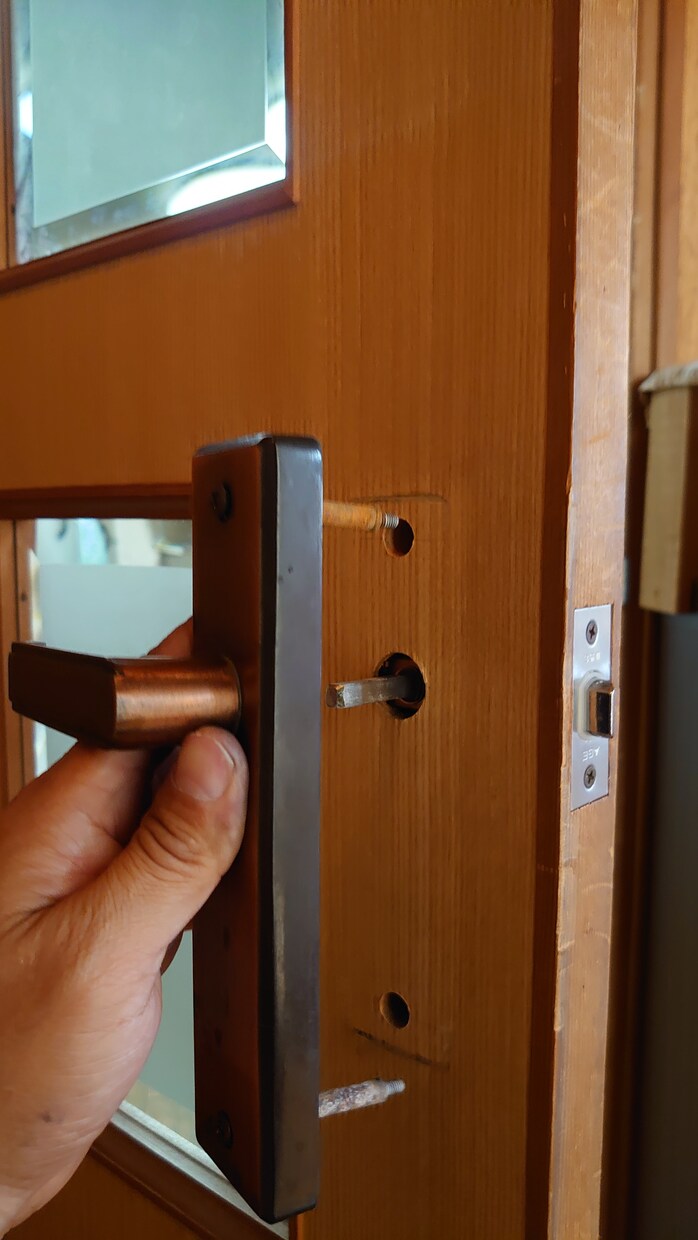 ドアの修理、電話で遠隔サポートします 便利屋さんの遠隔サポート ④ドアの修理(電話対応) イメージ1