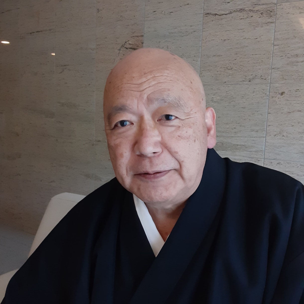 神宮司龍峰の人生相談 夫婦円満の秘訣ます 霧島山法華経寺住職神宮司龍峰は45年の実績と経験豊富の祈祷師 イメージ1
