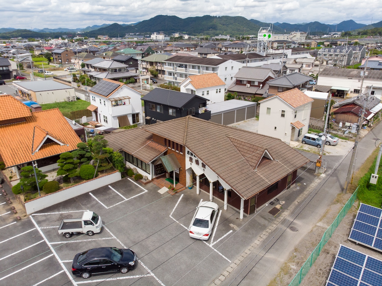 思い出を空から・・ご自宅お店をドローン撮影致します ドローンであなたの家(お店)や家族、思い出を空撮します！ イメージ6