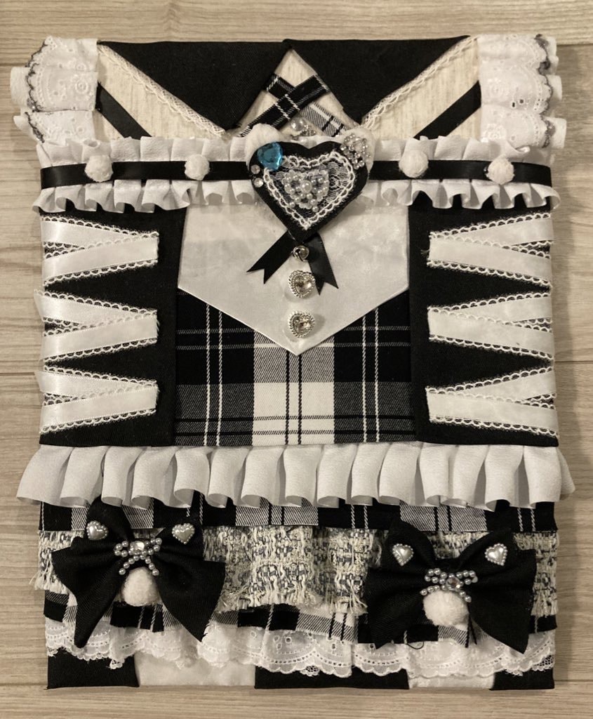 アイドルの生誕、卒業のアルバム制作いたします アイドルの衣装モチーフのアルバムの制作 イメージ1