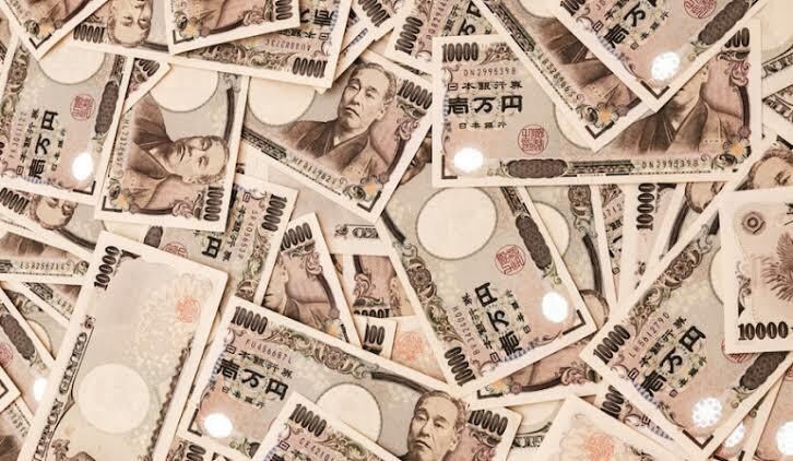 簡単に自宅で6万円を300万円にする方法を教えます ポケモンカードを使った手法です計算上お金が約五十倍になる！ イメージ1