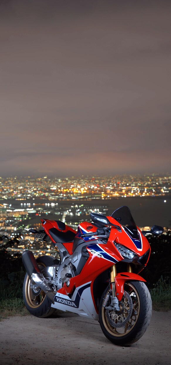 バイクの写真をカタログのようにとります 愛車のかっこよさを存分に活かす写真を撮ります。 イメージ3