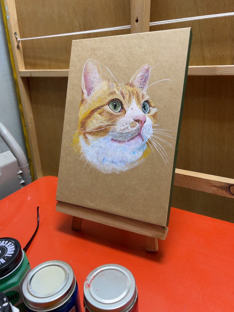 アクリル絵の具でペットの似顔絵を手描き作成します 犬・猫のクラフト紙をベースにリアルで温かみのある絵です イメージ4