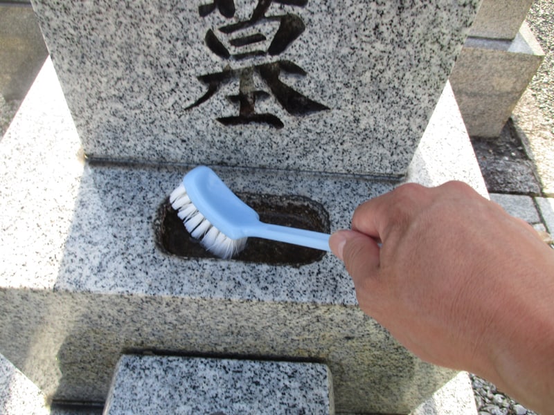 京都のお墓掃除・お墓参り代行します 京都のお墓参りが難しい方のために心を込めてお参りいたします イメージ1