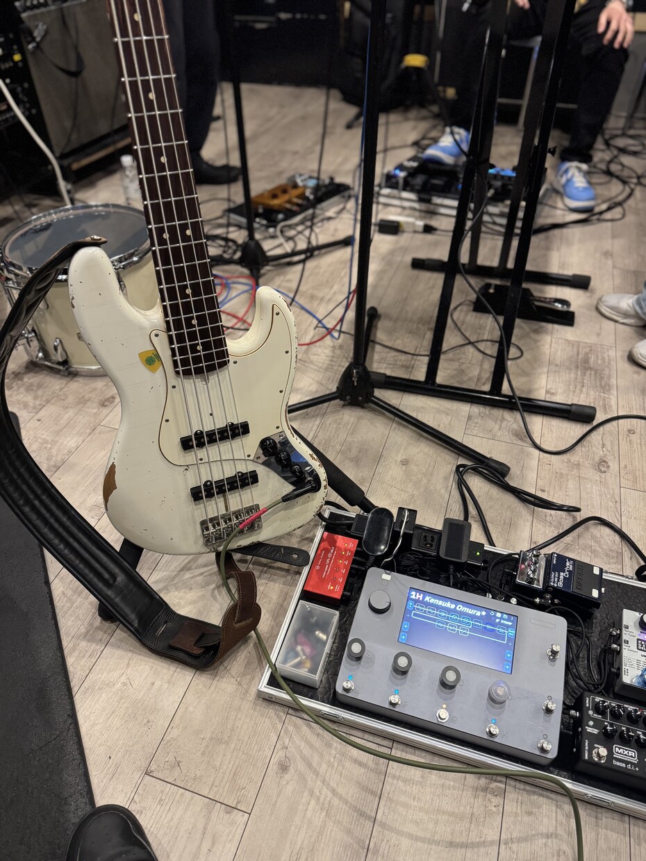 派手な演奏やグルーヴがあるベースを提供します 某音楽専門学校卒業後、講師、バンド活動、サポートをしています イメージ4
