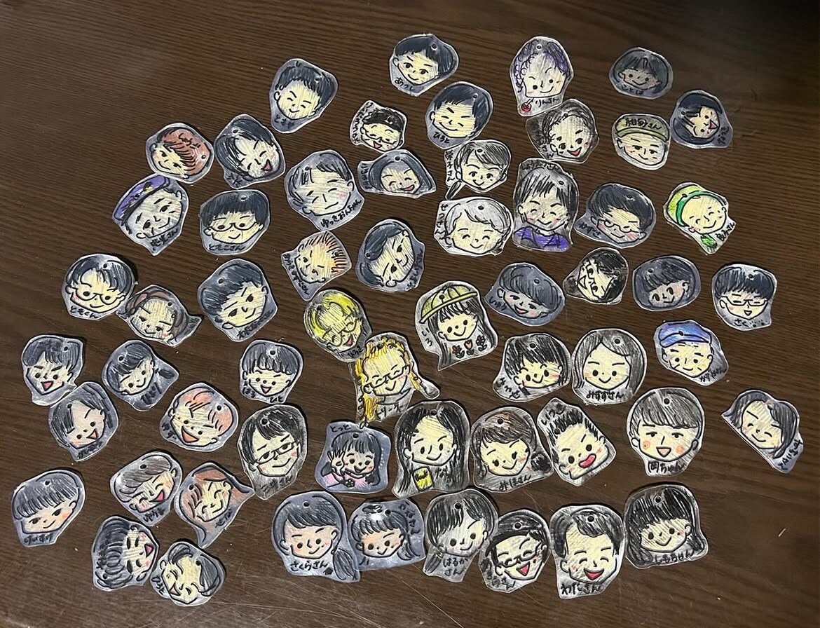 似顔絵プラ板つくります お1つ500円！世界に一つだけの似顔絵キーホルダー！ イメージ2