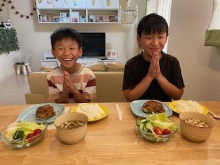 ポイントは3つで 正しいお箸の持ち方ができます 「何度注意しても直らない…」 イライラせずに解決しませんか？ イメージ1