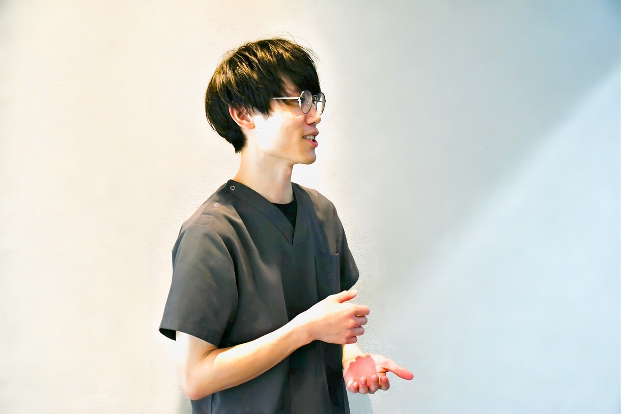 肩こり/首の痛み専門｜原因を深掘ります 身体の癖と使い方の視点から、一緒に原因を見える化します。 イメージ1