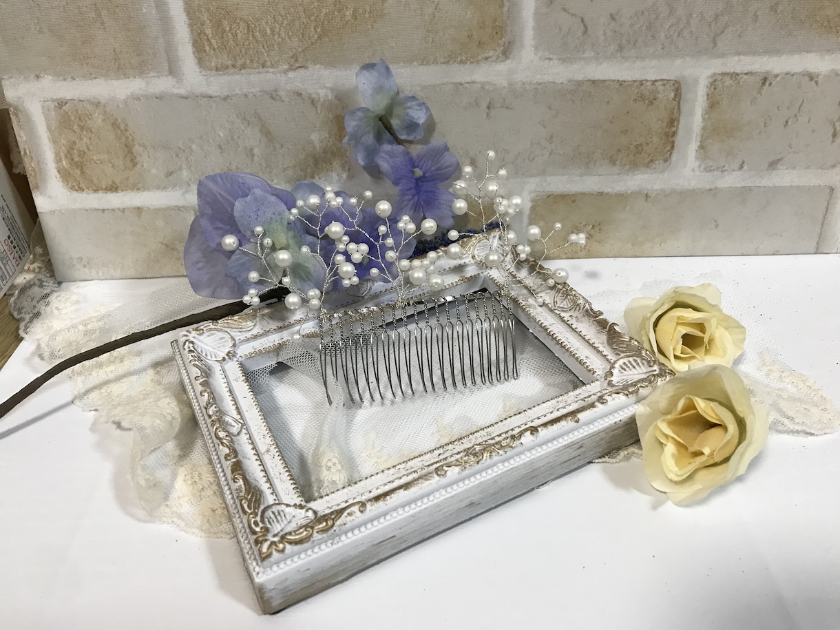 パールを使用した華やかなコームでございます 結婚式やパーティーにもオススメなパールの華やかなコームです★ イメージ2