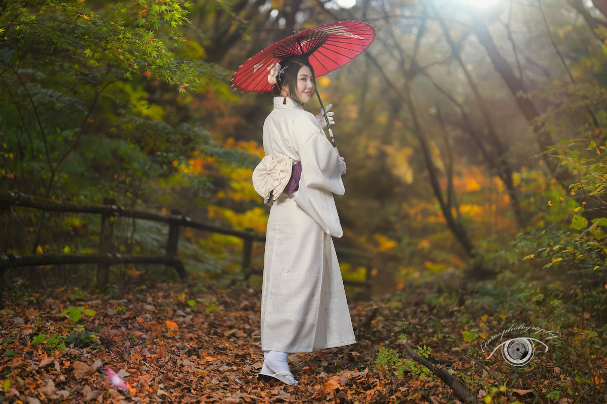 瞬間を美しく写真に残し幸せをカタチにします ご指定の場所に出張撮影可能です。 イメージ1