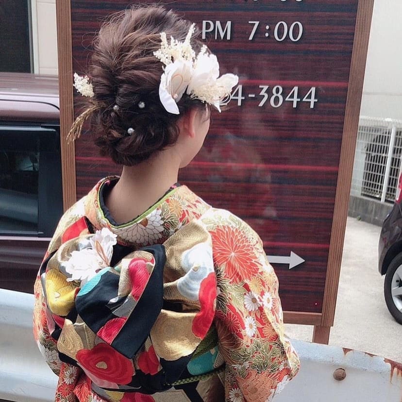 結婚式・成人式】オリジナル髪飾りつくります モデル撮影フラワーアーティストが創るこだわりヘッドパーツ イメージ2