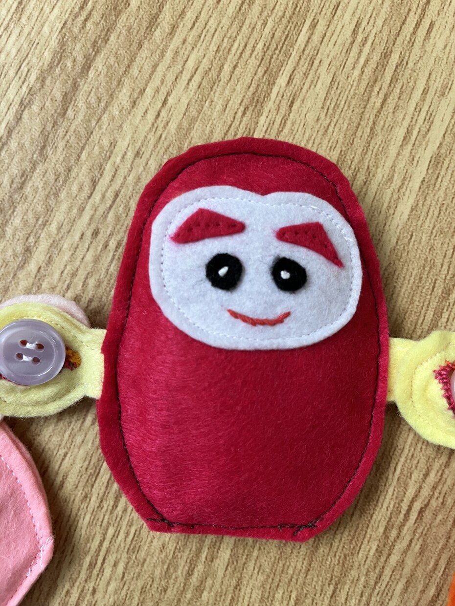送料込★手作り知育玩具、お子様のおもちゃを届けます ボタン練習おもちゃを一つずつ丁寧に作りました☆ イメージ5