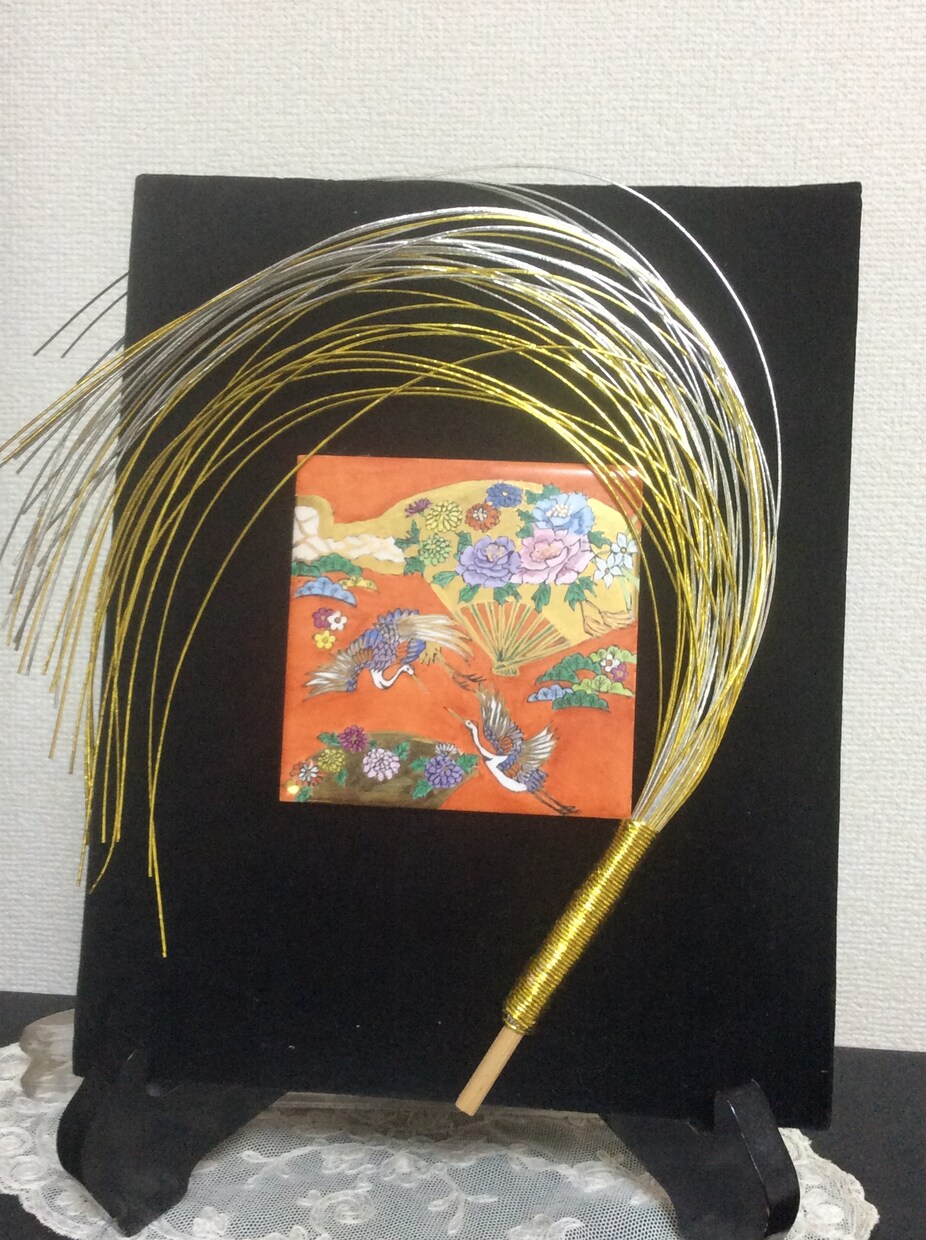 新しい年を迎えるにあたりお正月飾りを作ります 新しい年に向けたデザインでお正月飾りを4作品作りました。①扇 イメージ1
