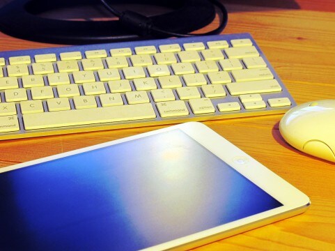 翻訳　－　気軽にご利用いただけます 伝わる！　日本人に分かりやすい翻訳を目指します。 イメージ1