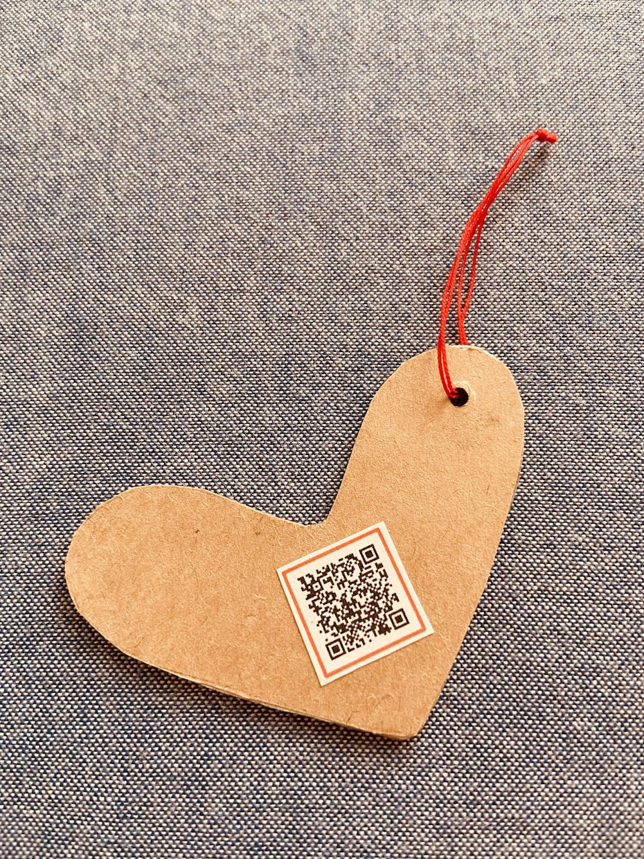 手作り！自己紹介用のプロフィールブックを作ります 思わず持ち歩きたくなる！印象的な自己紹介に一役買います♪ イメージ4