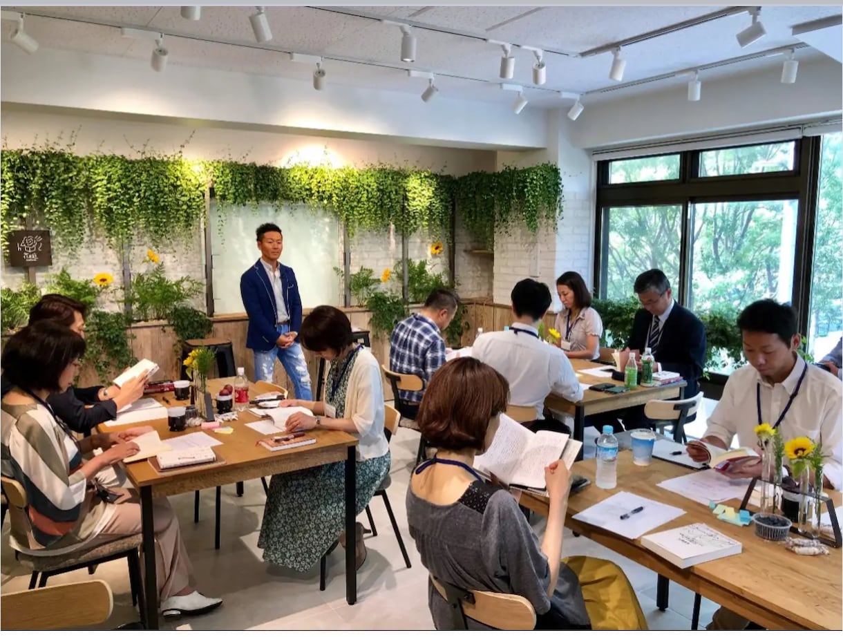 クリエイティブ読書会で読書の習慣化を応援します 読書は複数で読むことで学びは数倍に向上します。 イメージ2