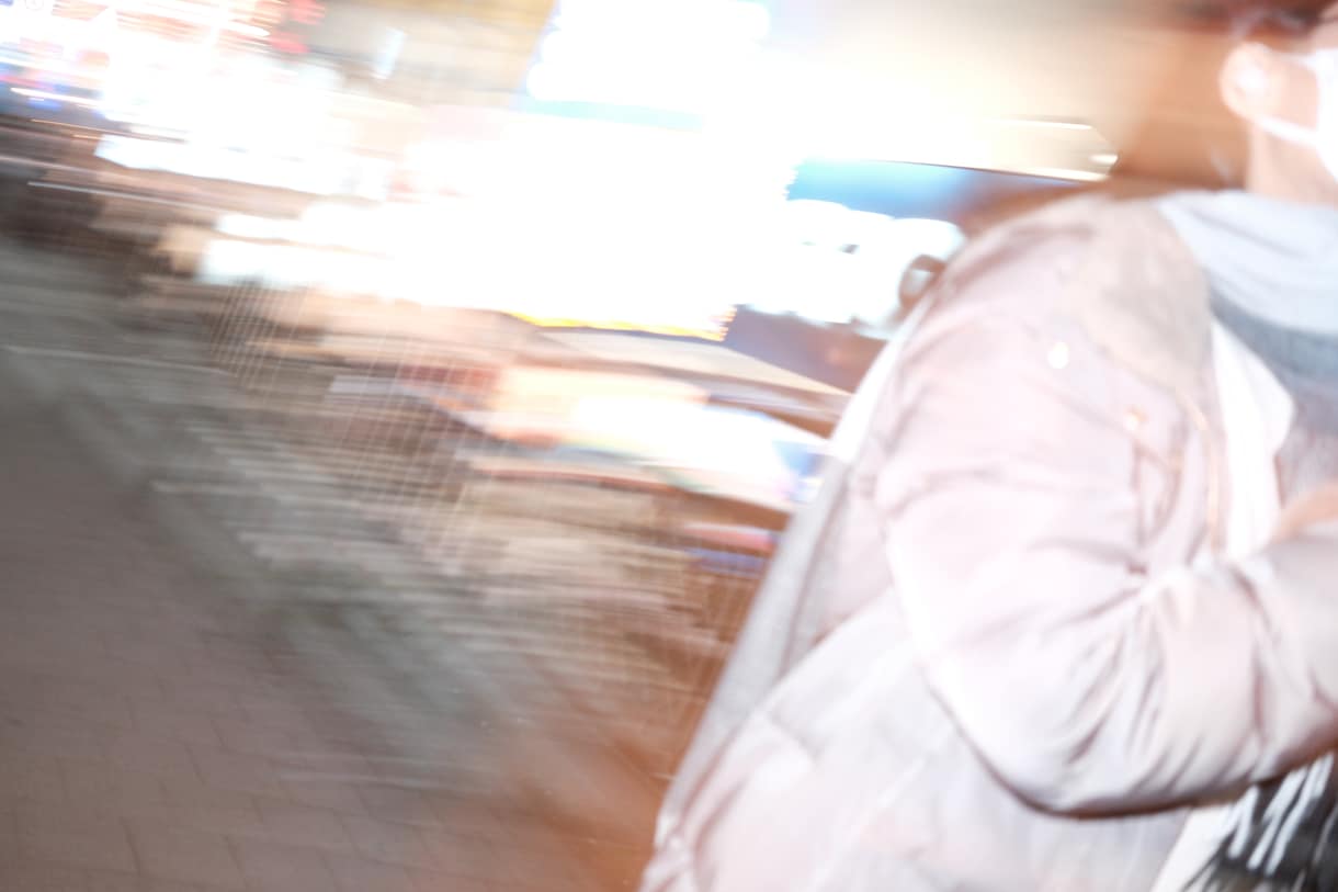 元営業が撮影する、光を活かした素敵な写真を撮ります 夜の街でドラマチックに！光を操る技術で撮影します！ イメージ4