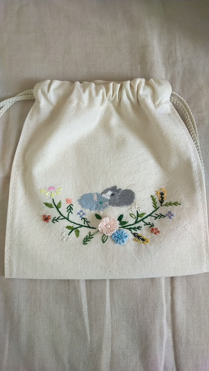 手刺繍オーダーメイド承ります 服やカバンなどワンポイントを丁寧に綺麗に刺繍いたします。 イメージ9
