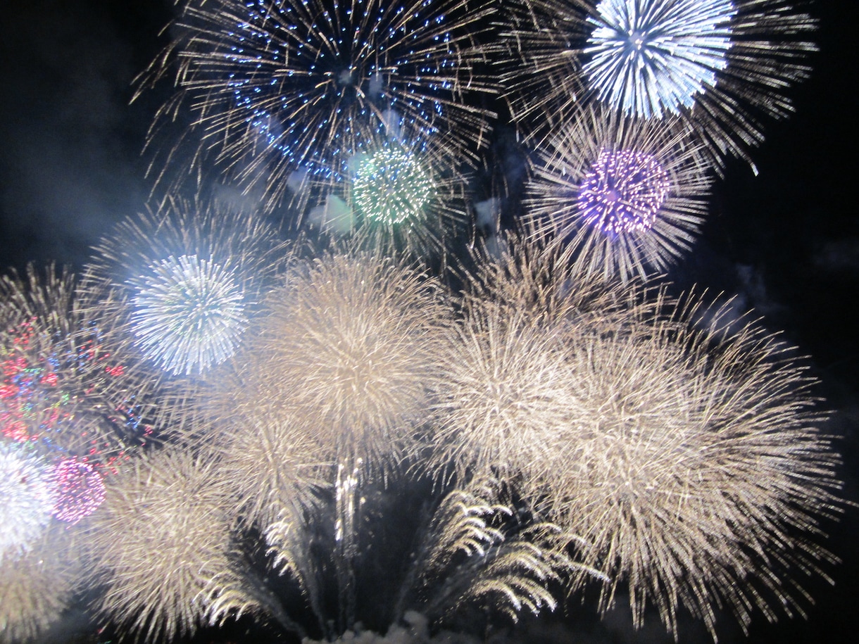 打上花火の写真【先着5名】5→10枚提供します 商用利用・加工OK！　買い切りで何度も使えます！ イメージ2