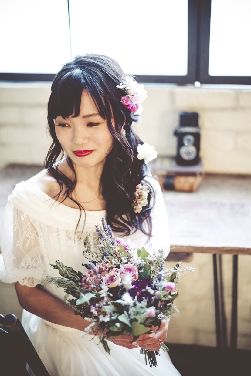 後悔のない、素敵な結婚式のためサポートします 結婚式を控えているカップル花嫁さん イメージ1