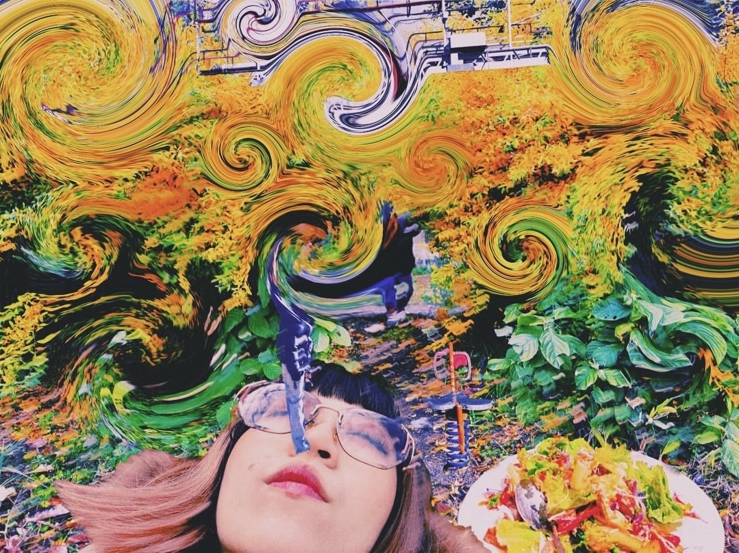 コラージュを用いたデザイン制作を提供します 自分の顔コーディネートなどの写真を目を引デザインに仕上げます イメージ2