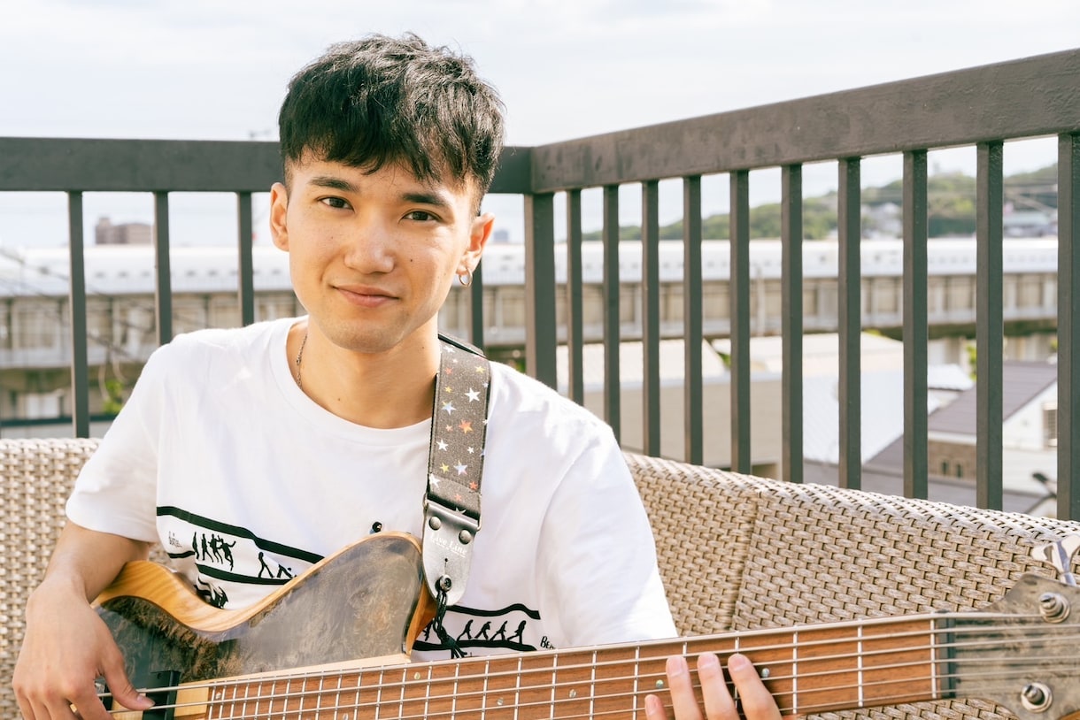 プロ至高のベース演奏を楽曲に合わせて提供します グルーヴ感あるベースラインであなたの楽曲をより魅力的に イメージ1
