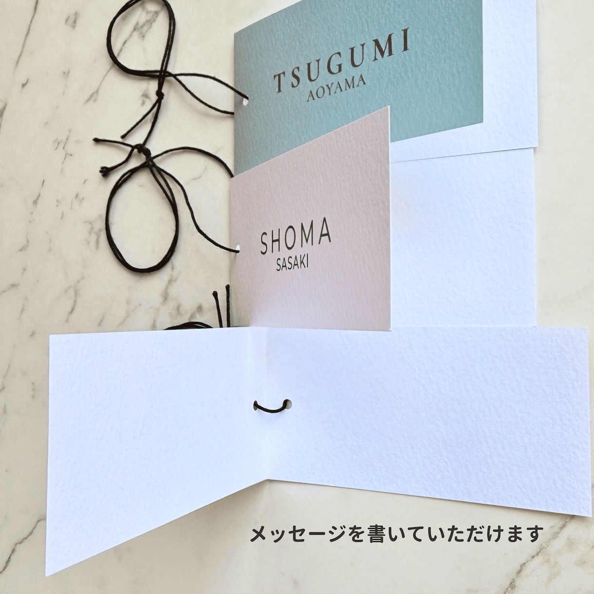 完成品◆洋服タグのようなおしゃれな席札作成します ゲストへ気持ちを届けるレターとしてもお使いいただけます イメージ3