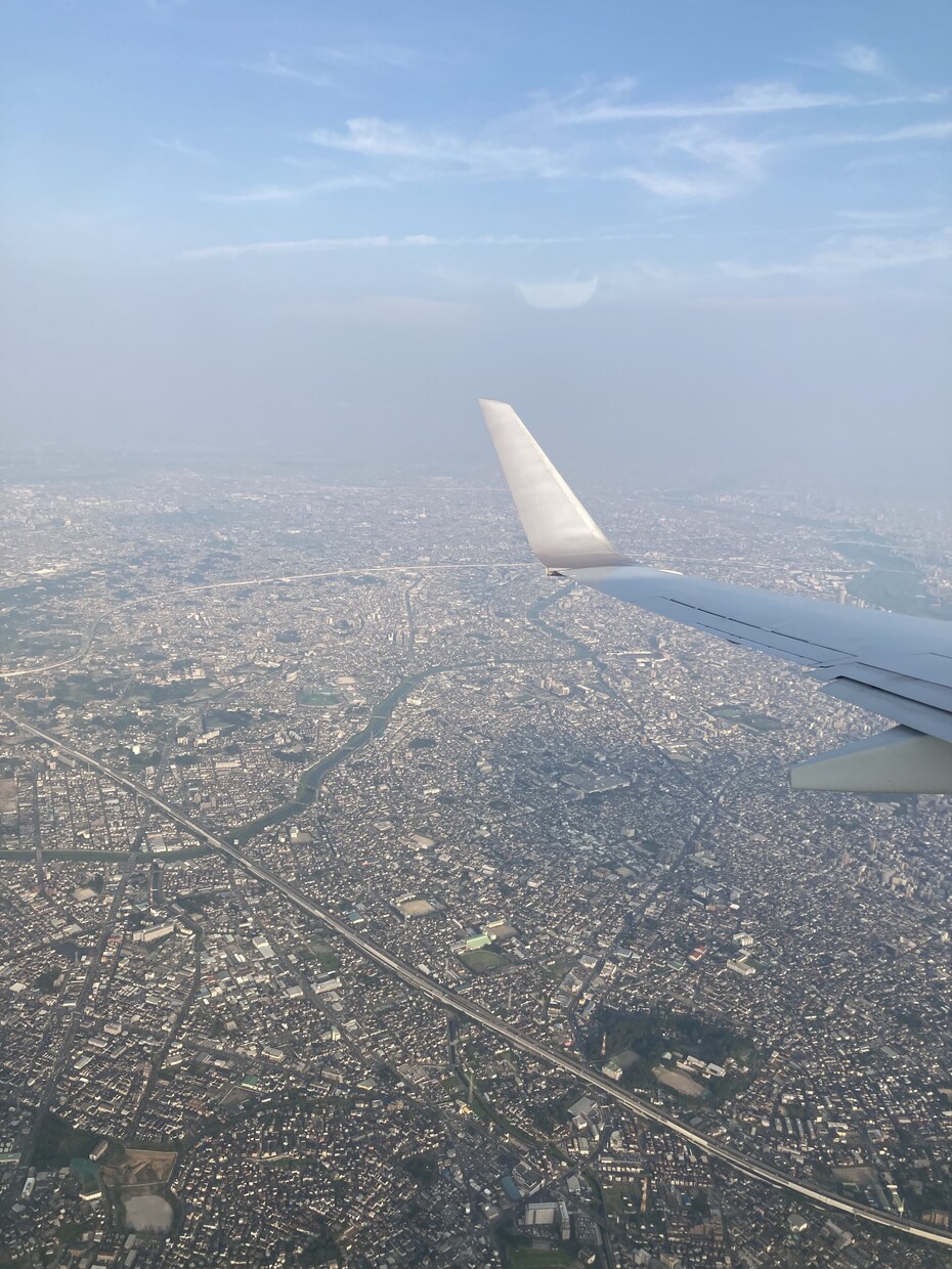 飛行機に乗った時の写真を提供します 飛行機の窓に映る絶景を見よう！ イメージ1