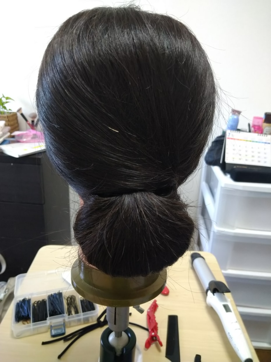 ヘアセットやメイクが苦手な方に基礎から教えます コンプレックスを自信に変えたヘアメイクアーティスト イメージ1